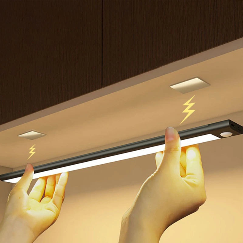 Lampe intelligente rechargeable avec détecteur automatique de mouvement
